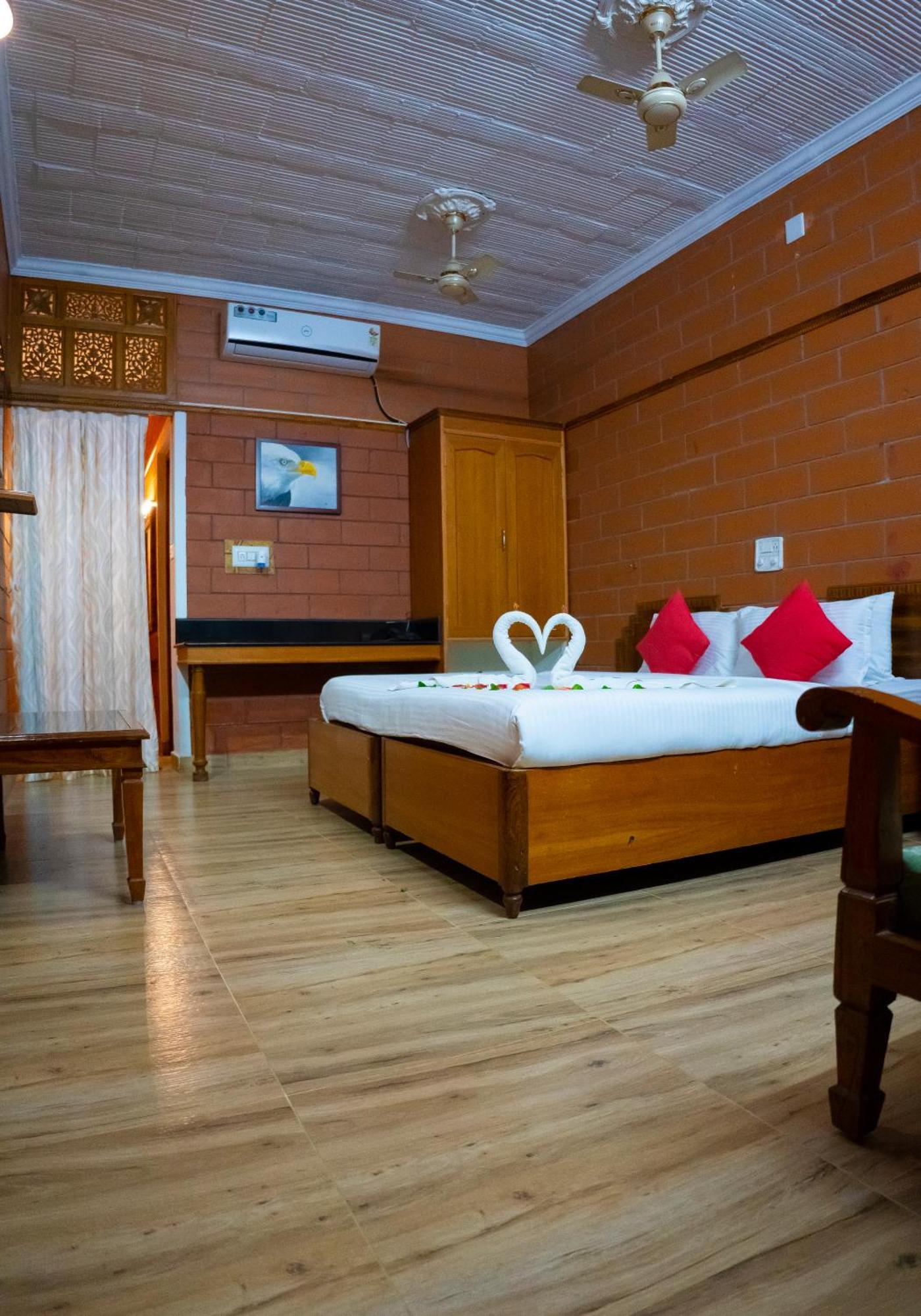 The Nest Inn Resort Masinagudi Buitenkant foto