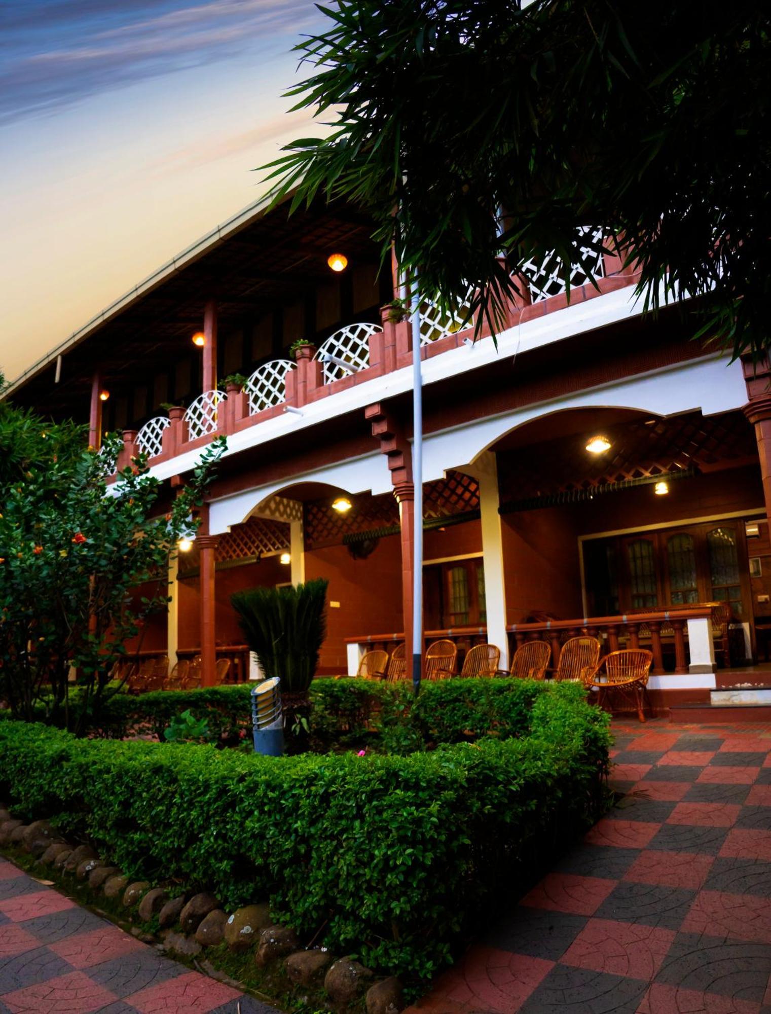 The Nest Inn Resort Masinagudi Buitenkant foto