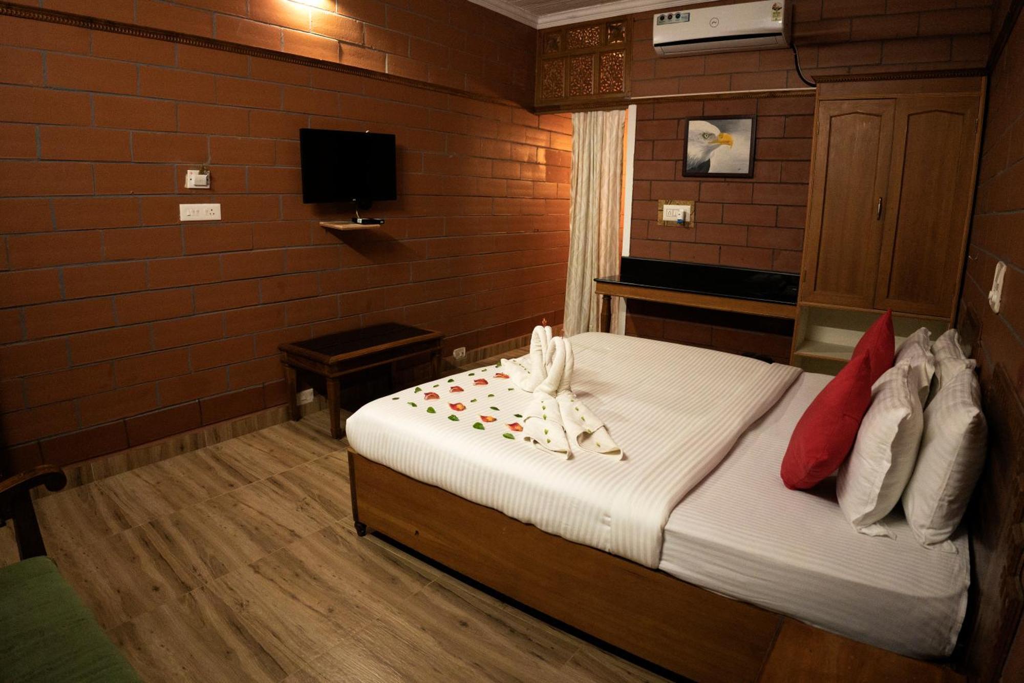 The Nest Inn Resort Masinagudi Buitenkant foto